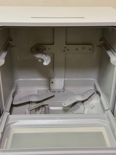 美品　Panasonic 電気食器洗い乾燥機 NP-TH1-W 2018年製