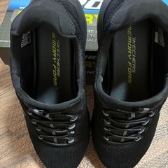 《スケッチャーズ》スニーカーの画像