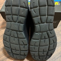 《スケッチャーズ》スニーカーの画像