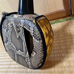 三味線（皮が破れてます）の画像