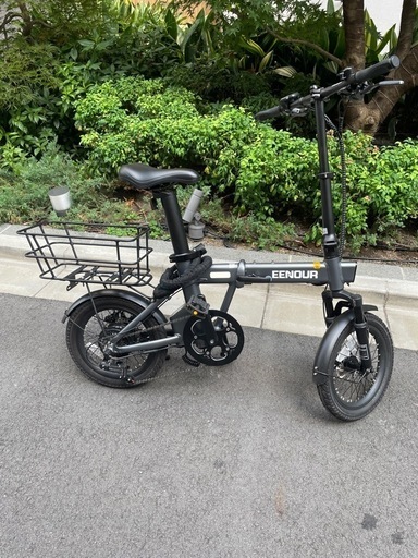 e*猫様 EENOUR 折りたたみ電動アシスト自転車 グレー最終値下げ！ EENOUR #電動アシスト自転車 驚くほどコンパクト！折りたたま