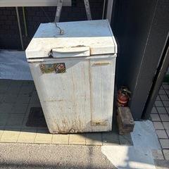 冷蔵庫と冷凍庫の画像
