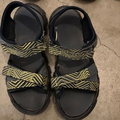 男の子スニーカー2足、サンダル1足21cmくらい(moonstar、quechua)の画像