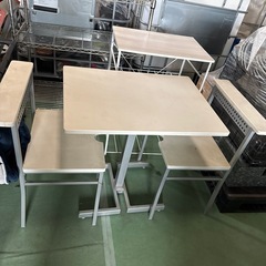 　椅子2  テーブルセットの画像