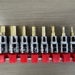 デジタルトルクレンチとヘックスビットの画像
