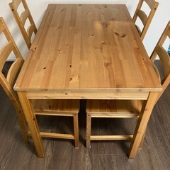 IKEA ダイニングテーブル　チェア4脚　テーブルクロスセットの画像