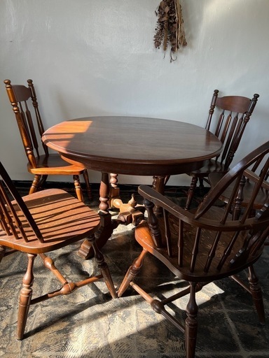 アンティークダイニングセット、椅子5脚あり