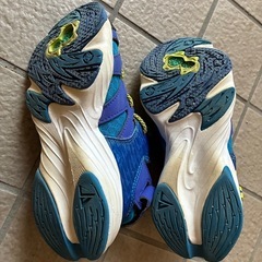18.5㎝　スニーカーの画像