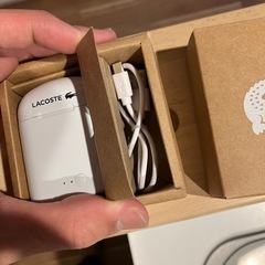新品未使用ラコステ　ワイヤレスイヤホンの画像