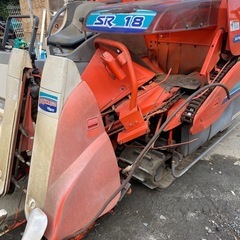 クボタ コンバイン SR18A 2条刈 18馬力 スカイナビ デバイダーの画像