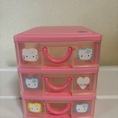 キティちゃんの缶と小物入れ
の画像