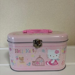 キティちゃんの缶と小物入れ
の画像