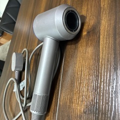 ダイソン　ドライヤーの画像