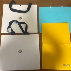 ハイブランド　紙袋の画像