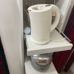 パントリー収納棚の画像