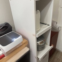 パントリー収納棚の画像