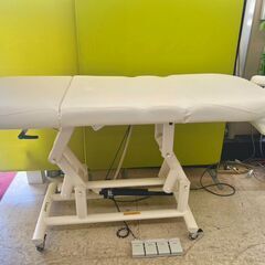 ｴｽﾃ ﾍﾞｯﾄﾞ ﾏｯｻｰｼﾞﾍﾞｯﾄﾞ 施術台 電動ﾍﾞｯﾄﾞ ｲﾀﾘｱ製 ﾘｸﾗｲﾆﾝｸﾞ 整体 美容 【 ユーズドユーズ名古屋天白店 】JU017の画像