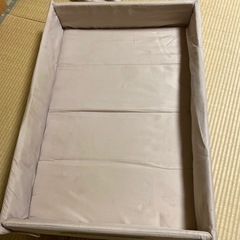 折りたたみ式ベビーベッドの画像