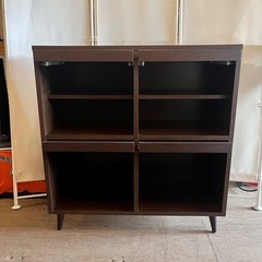 【武蔵小山店】　キャビネット 木製収納棚 食器棚 ガラス扉 レトロ モダン 収納家具 ブラウン ウッド チェスト フラップ ガラス マガジン ディスプレイ ラック cabinet cupboard storage shelf glass door wooden brown retro modernの画像