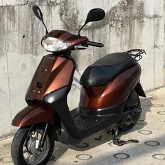 大人気セール‼️安心の高年式😊驚愕の低走行8400キロ🏃‍♀️バッテリー充電済み🔋前後タイヤまだまだ山あり⛰️嬉しいオイル交換済み♻️燃費重視&高年式をお求めの方にオススメ✨️ラクラク始動のインジェクション💥AF79 タクト✴の画像