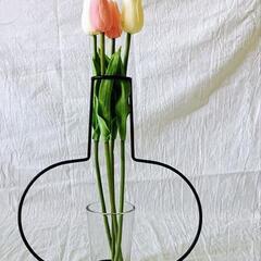 ブラックワイヤー花瓶（おまけ付き）の画像