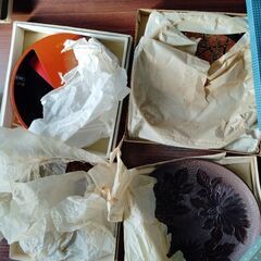 【相模原市中央区田名】ほぼ未使用品♪ 漆塗り食器類まとめて[お盆、茶碗、茶びつ等]の画像