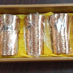 銅製ビールカップとマグカップの画像