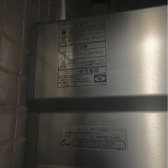 業務用 縦型 冷凍庫 無料 鍵付き 動作確認済み　（幅610×奥行650×高さ1950）地下一階より搬出【早い者勝ち】の画像