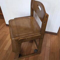 学習机付属の椅子の画像