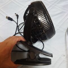 車内 グリップ式　USB扇風機　ファンの画像
