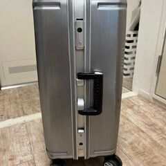 スーツケース1個の画像