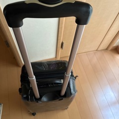 スーツケースの画像