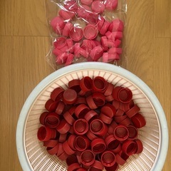 ペットボトルキャップ　1000個くらいの画像