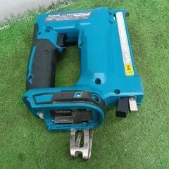 マキタ ST112D 充電式タッカ【野田愛宕店】【店頭取引限定】【中古】管理番号：ITWCF3SK08S2の画像