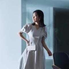 美品　CELFORD  ホールガーメントボリューム袖ワンピースの画像