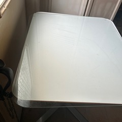 IKEA イケア　ガラストップテーブル　カフェテーブルの画像