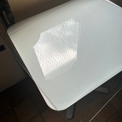 IKEA イケア　ガラストップテーブル　カフェテーブルの画像