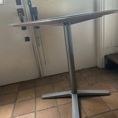 IKEA イケア　ガラストップテーブル　カフェテーブルの画像