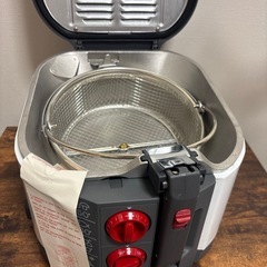デロンギ　全自動式電気フライヤーの画像
