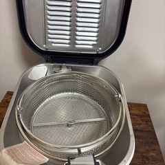 デロンギ　全自動式電気フライヤーの画像