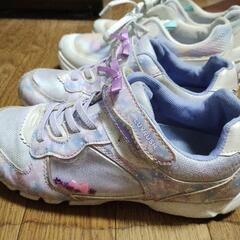 ２３センチ女児スニーカー２足セットの画像