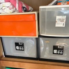 押入れ用収納ケースの画像