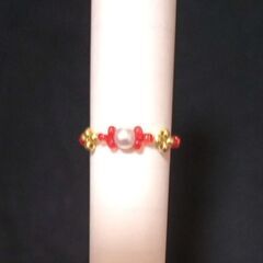 ハンドメイド　ビーズ指輪　赤の画像