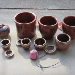  漬物容器10個大～小　その他９個（火鉢・壺・醤油瓶？）まとめて　陶器　梅酒　お新香　みそ　水かめ　甕　水鉢　水槽の画像