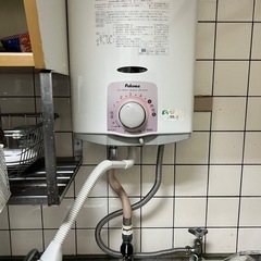 ガスコンロとガス湯沸かし器 セットの画像