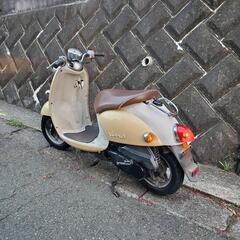 激安！原付！かわいいバイクビーノ！前後タイヤ新品！の画像