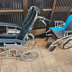 リクライニング車椅子の画像