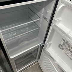 清掃済★保証残アリ★配送無料！2ドア冷蔵庫ニトリ黒106Lの画像