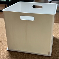 収納ボックスの画像