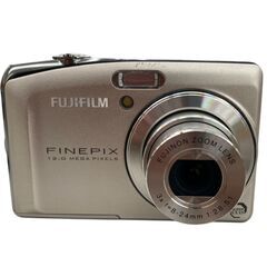 1186000 現状品 FUJIFILM フジフィルム デジタルカメラ FinePix ファインピクス FX-F50FD  シルバー 1200万画素 光学3倍ズーム [250327HM270080]の画像